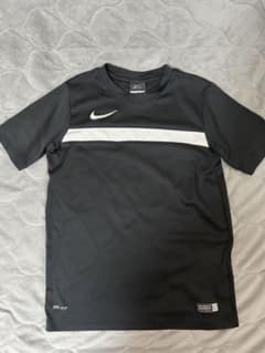 NIKE半袖シャツ140〜150のサムネイル