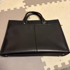 ビジネスバッグ ブラック シンプルのサムネイル