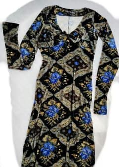 匿名配送　VTG　ベッツィジョンソン　Y2k 花柄 ベロア長袖ワンピース　総柄 VTG! ベッツィジョンソン Y2k 花柄 ベロア長袖ワンピース 総柄 - メルカリ