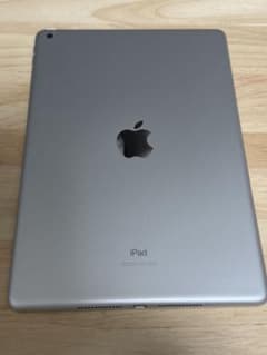 美品 iPad 第7世代 128GB 付属完備 Apple純正再整備品 WiFiのサムネイル