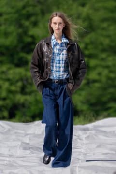 【新品未使用】YOKE Cracked Leather Jacket 2のサムネイル