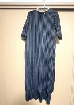 【美品】Hella  PLEATS TIERED DRESS ワンピースのサムネイル