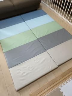 週末までの値下げ中　IKEA プレイマット　2枚のサムネイル