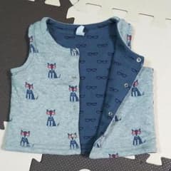 【サイズ80】baby GAP  グレー オオカミ柄 ベストのサムネイル