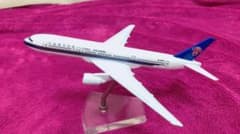 1/400 飛行機模型　中国南方航空　B-2051 Boeing 777のサムネイル
