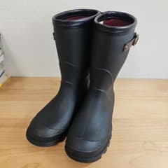 黒いバックル付きゴム長靴 22.0cmのサムネイル