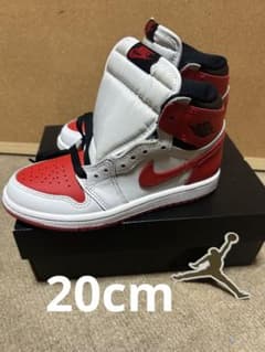 【新品・箱付き】NIKE AIR JORDAN1 RETRO HIGH OGのサムネイル