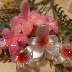 プルメリアモチーフ ヘアクリップ 2個セットのサムネイル