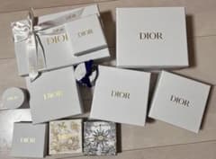 今月まで！Dior ボックスとショップ袋セットのサムネイル