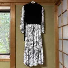 モノトーン 花柄 ドッキング ロングワンピースのサムネイル