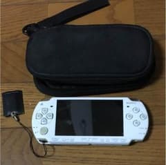 PSP2000 本体 (ケース＆クリーナー＆充電器付き)のサムネイル