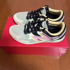 new balanceランニングシューズのサムネイル