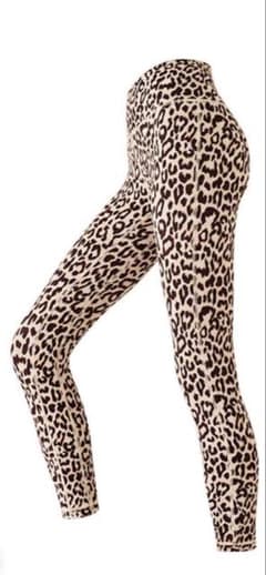 ヒョウ柄ヨガパンツ ストレッチ素材のサムネイル