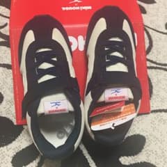 スニーカーのサムネイル