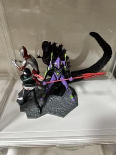 ウルトラマン エヴァンゲリオン フィギュアのサムネイル