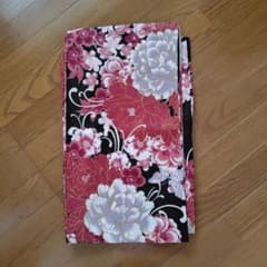赤と黒の花柄 浴衣 単品のサムネイル