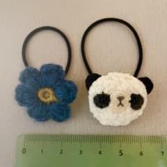 ハンドメイド ヘアゴム パンダと花モチーフ 2点セットのサムネイル
