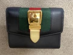 GUCCI グッチ 財布　シルヴィのサムネイル
