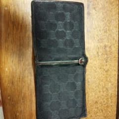 週末値下げ可能GUCCI折り財布のサムネイル