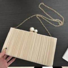 【お値下げ中】パーティバッグ　クラッチバッグ　結婚式　お呼ばれ　がま口のサムネイル