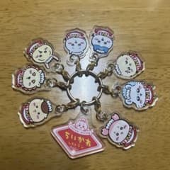 ちいかわ レストラン ホールスタッフ集合！な アクリルチャーム キーホルダーのサムネイル
