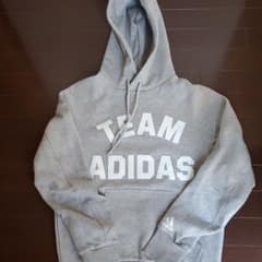 adidasのサムネイル