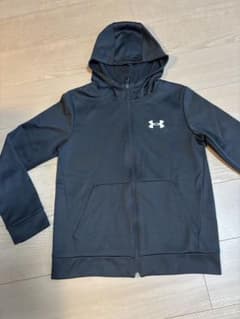 【UNDER ARMOUR】アンダーアーマー パーカー ブラック　150cmのサムネイル