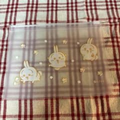新品　ちいかわ うさぎ マスクケースのサムネイル