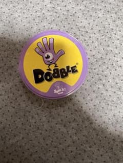 ドブル Dobble カードゲーム 缶ケース入りのサムネイル