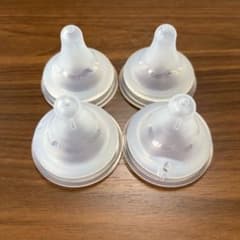 母乳実感　哺乳瓶用乳首 4個セット SSサイズのサムネイル