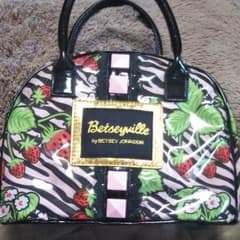 BETSEY JOHNSONバッグのサムネイル