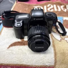 Canon EOS 1000QD、一眼レフカメラ、EF 28-80mmレンズ付きのサムネイル
