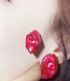 ハンドメイド＊レジン 金属 樹脂 ピアス 114のサムネイル