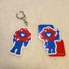 ミャクミャク　キーホルダー　ステッカー　2点セット