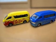 トミカ トミカファクトリー ハイエース ミニカー 2台セットのサムネイル