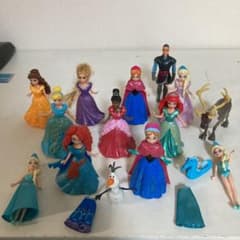 ディズニープリンセス着せ替え人形のサムネイル
