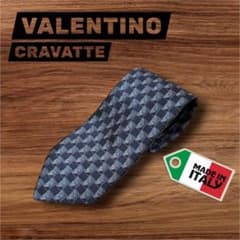 美品✨ VALENTINO ネクタイ 幾何学模様 総柄 シルク 100%のサムネイル