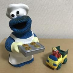 クッキーモンスター❤️貯金箱&おもちゃエルモのサムネイル