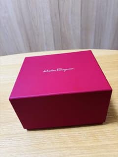 【箱のみ】Salvatore Ferragamo 時計の箱のサムネイル