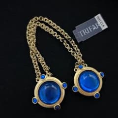 【良品】TRIFARI トリファリ ブローチ チェーン付き　26062202 良品】TRIFARI トリファリ ブローチ チェーン付き 26062202 - メルカリ