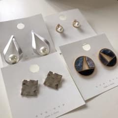 韓国購入　ピアス　4点セットのサムネイル