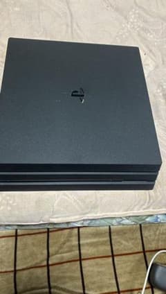 ps4プロ　1T SDD おまけソフト付きのサムネイル