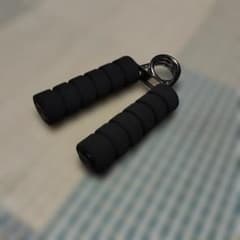 ハンドグリップ 握力トレーニング器具20キログラムのサムネイル