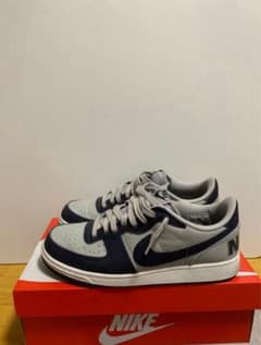 ナイキ ターミネーター LOW 27 中古のサムネイル