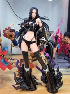 ボア　ハンコック　エッグヘッドバージョン　ワンピース　ガレージキット　フィギュア ワンピース ボア・ ハンコック 【エッグヘッド黒服】 ガレージキット フィギュア - メルカリ