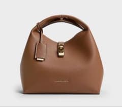 新品〉 CHARLES & KEITH チャンス バケットバッグ チョコレート - メルカリ