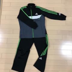 にこにこまま様専用　　　子供用　adidas 130cm ジャージ上下のサムネイル