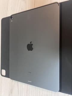 iPad Pro 12.9 第3世代 512GB 純正USキーボード付のサムネイル