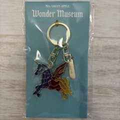 wonder museum ステンドグラス キーホルダー Attitude - メルカリ