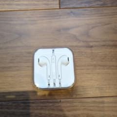 Apple EarPods 3.5mmプラグ 有線イヤホンのサムネイル